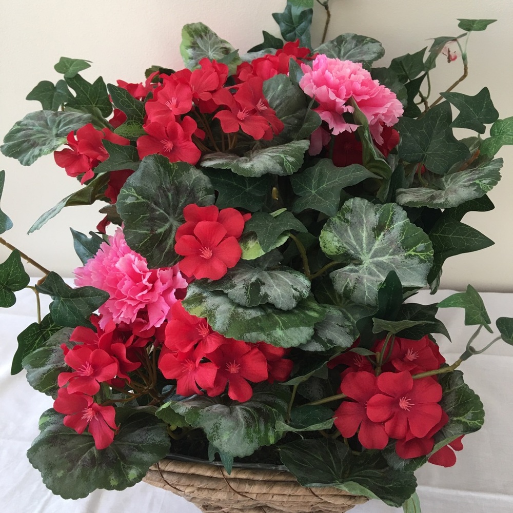 ❤️SALE❤️Beautiful Artificial Geraniums❤️